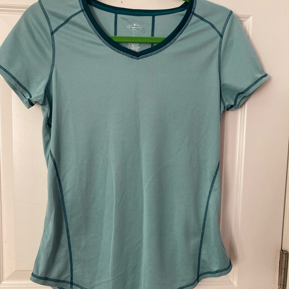 St. John’s Bay athletic top